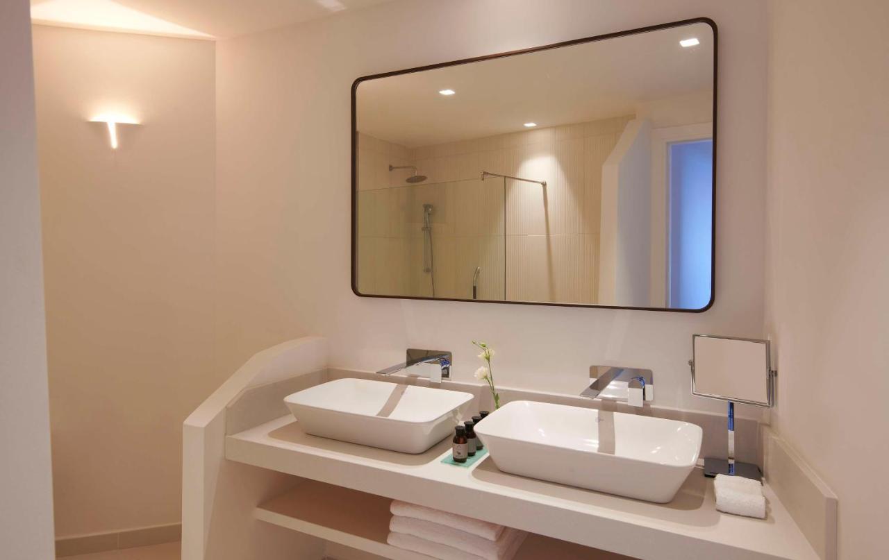 Baia Di Chia Resort Sardinia, Curio Collection By Hilton Exterior foto