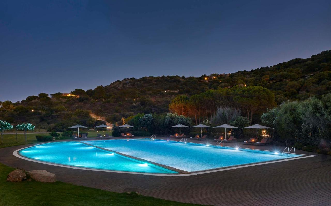 Baia Di Chia Resort Sardinia, Curio Collection By Hilton Exterior foto