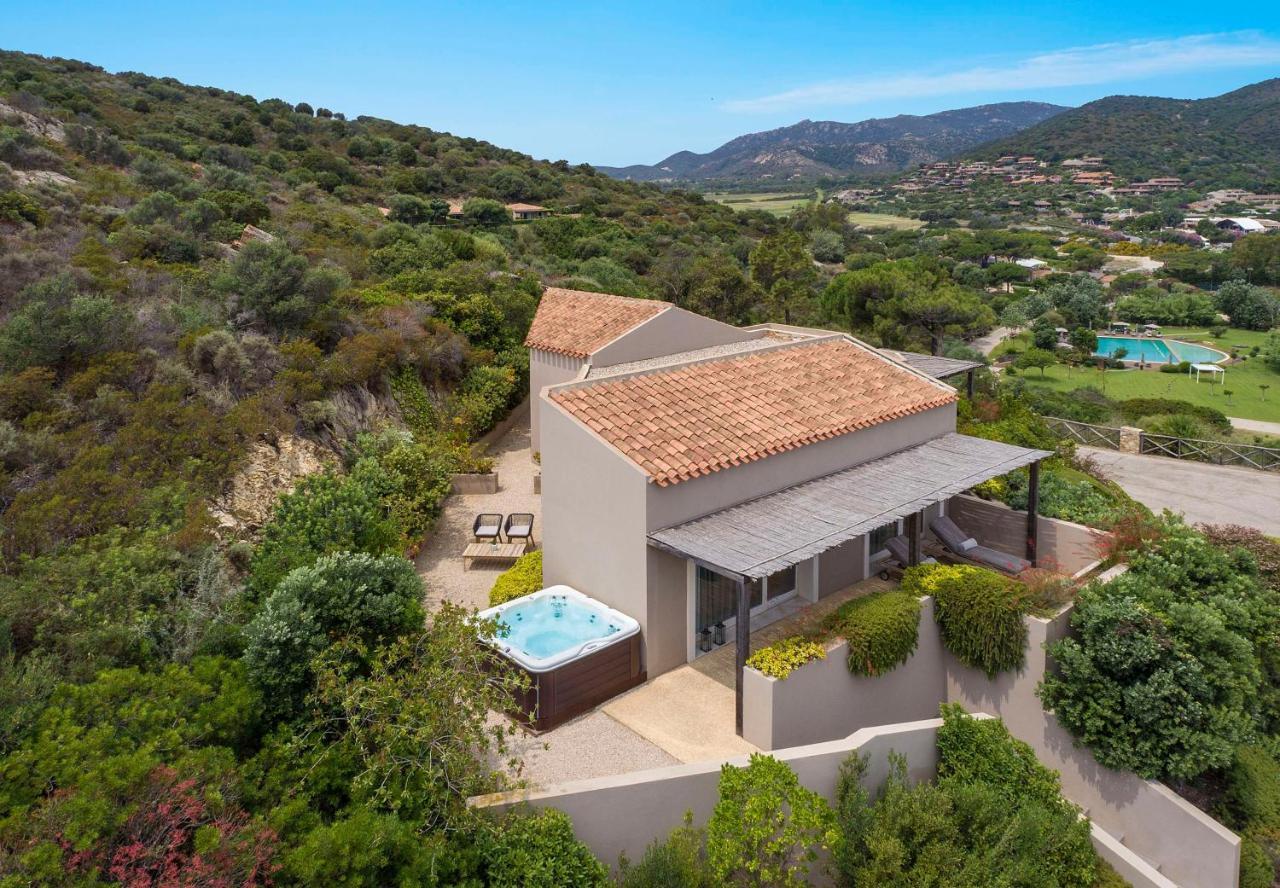 Baia Di Chia Resort Sardinia, Curio Collection By Hilton Exterior foto