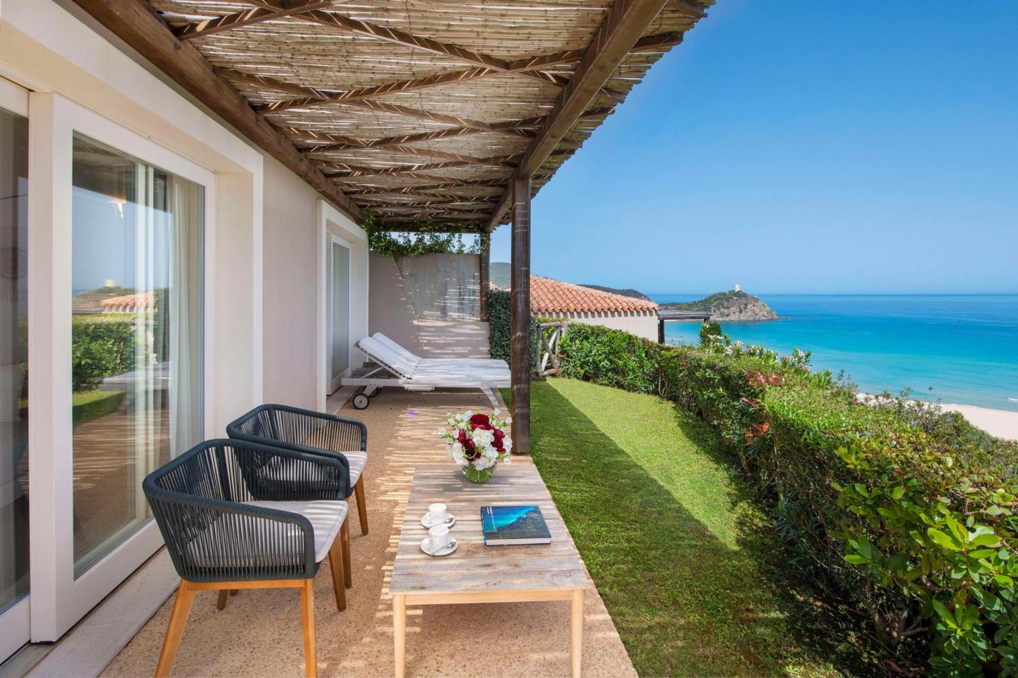 Baia Di Chia Resort Sardinia, Curio Collection By Hilton Exterior foto
