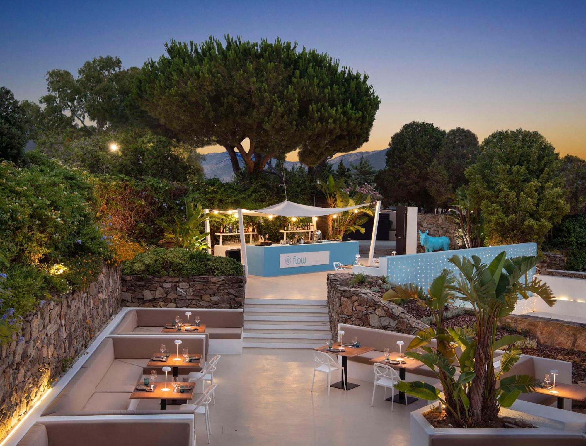 Baia Di Chia Resort Sardinia, Curio Collection By Hilton Exterior foto